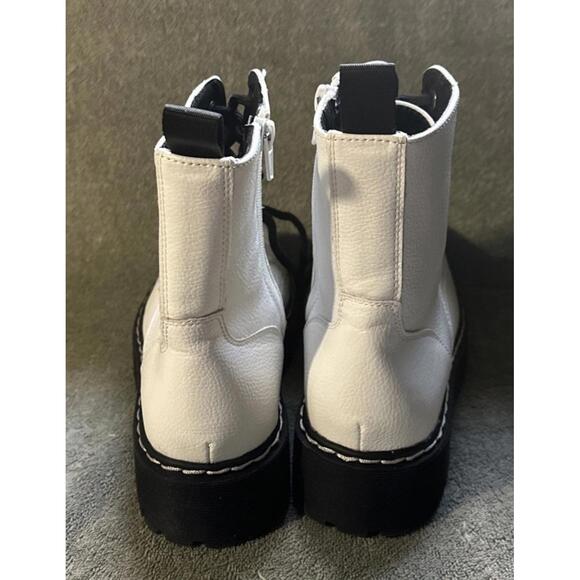 UNIONBAY Womens White Hayden motorcycle boots: size 6.5 medium width - Picture 4 of 7